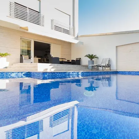 Ema With Heated Saltwater Pool, Sauna And Private Gym - By Ta Leut Agency Privlaka (Zadar)