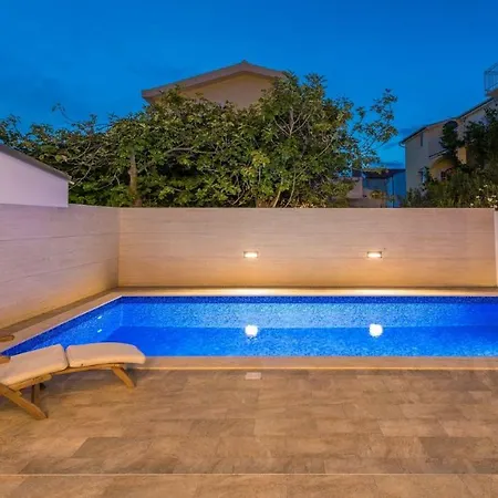Ema With Heated Saltwater Pool, Sauna And Private Gym - By Ta Leut Agency Вилла Привлака