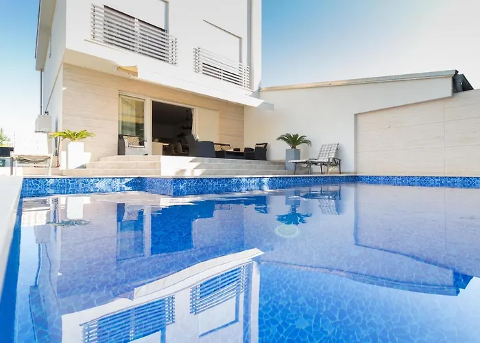 Ema With Heated Saltwater Pool, Sauna And Private Gym - By Ta Leut Agency Privlaka (Zadar)