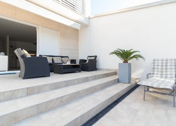 Ema With Heated Saltwater Pool, Sauna And Private Gym - By Ta Leut Agency