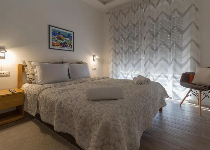 Ema With Heated Saltwater Pool, Sauna And Private Gym - By Ta Leut Agency Villa *