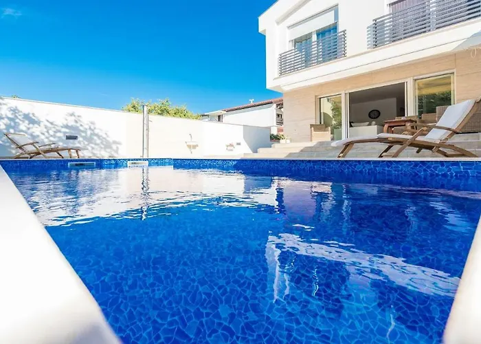 Ema With Heated Saltwater Pool, Sauna And Private Gym - By Ta Leut Agency Privlaka (Zadar)