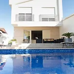 Ema With Heated Saltwater Pool, Sauna And Private Gym - By Ta Leut Agency *
