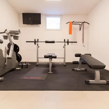 Ema With Heated Saltwater Pool, Sauna And Private Gym - By Ta Leut Agency