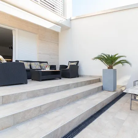 Ema With Heated Saltwater Pool, Sauna And Private Gym - By Ta Leut Agency