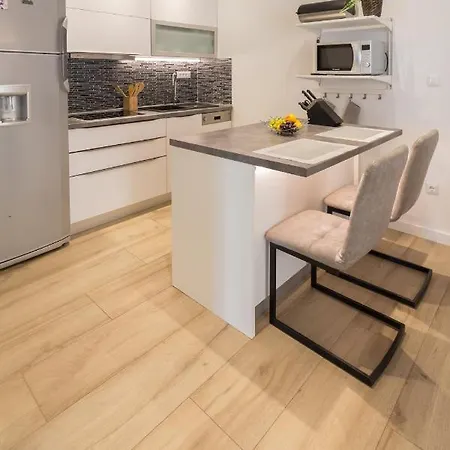 Ema With Heated Saltwater Pool, Sauna And Private Gym - By Ta Leut Agency فيلة