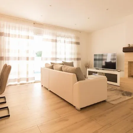 וילה Ema With Heated Saltwater Pool, Sauna And Private Gym - By Ta Leut Agency