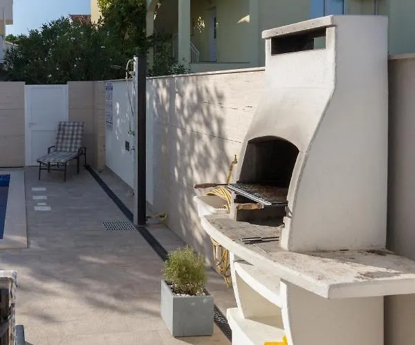 Villa Ema With Heated Saltwater Pool, Sauna And Private Gym - By Ta Leut Agency *